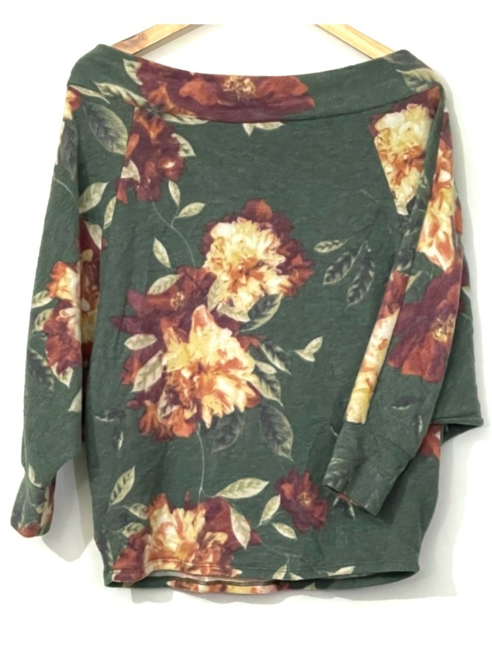 Cozy earthy boho fairy Fall Fleece Vine & Love Floral Green Top